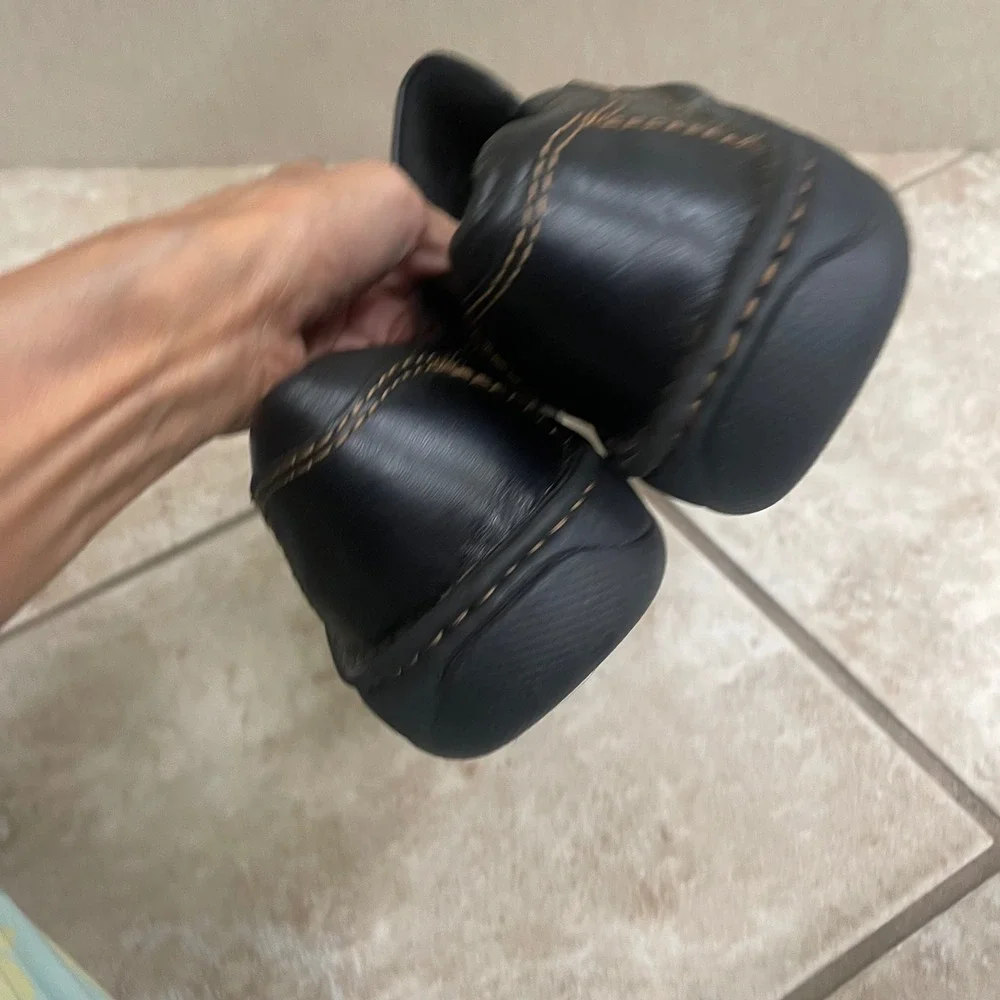 Born Mens Blast Iii Black Leather Slip On Loafers Moc Toe Shoes  Size 8M used 1x